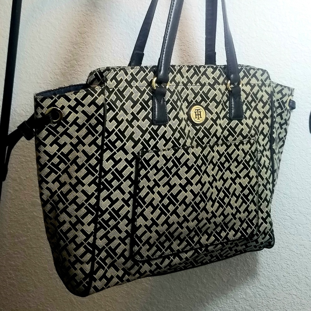 Tommy Hillfiger Tote/Handbag/Purse/Gray & Black